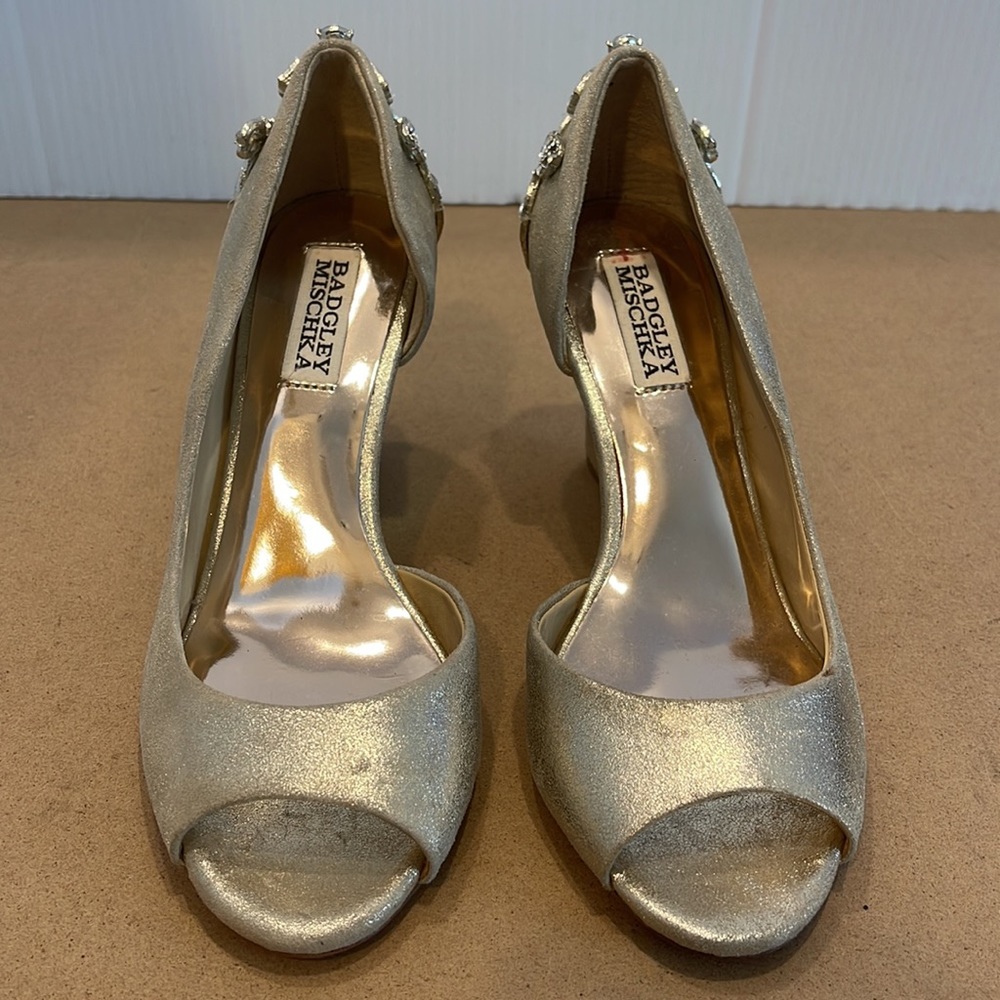 Badgley Mischka Wedge Shoes - Picture 2 of 8